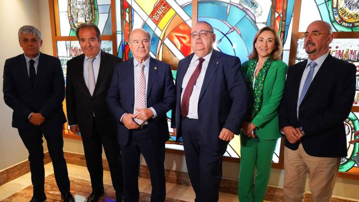 Diego, Sergio Rodríguez, Villarig, Vázquez, María Martín y César Pascual aguardan a Jesús Fernández. ICAL