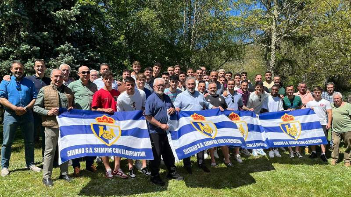 Todos los miembros de la Deportiva acudieron ayer a Suertes para cumplir con la tradición.  SDP