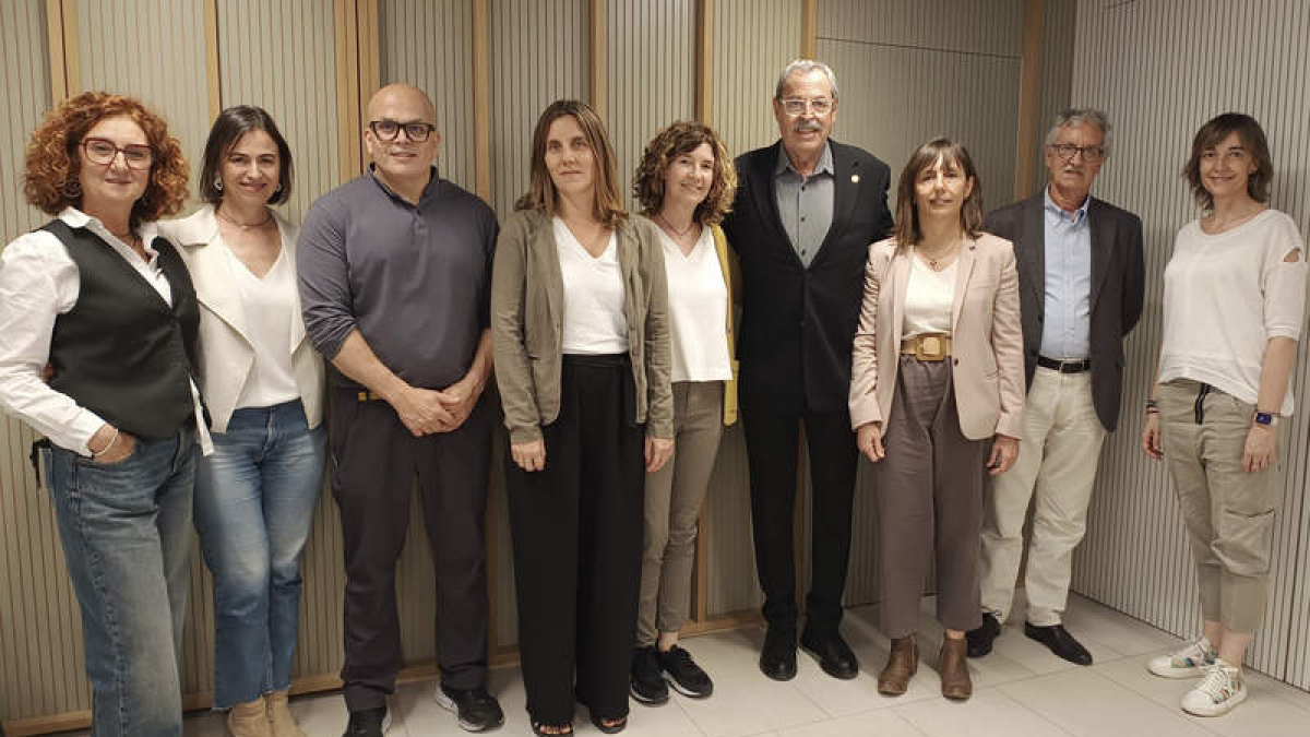 El equipo que ha escrito el libro de recetas. IRENE DALMASES