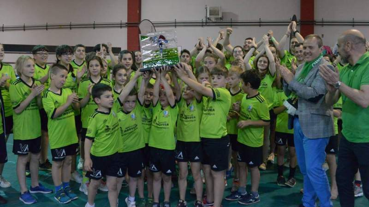 San Guiilermo revalidó en Boñar el título de campeón de la Liga de Equipos de Lucha Leonesa. Á. QUIÑONES