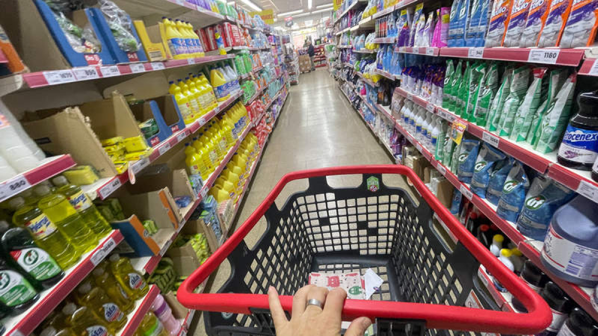 Los precios de los productos básicos se han encarecido. JUAN IGNACIO RONCORONI