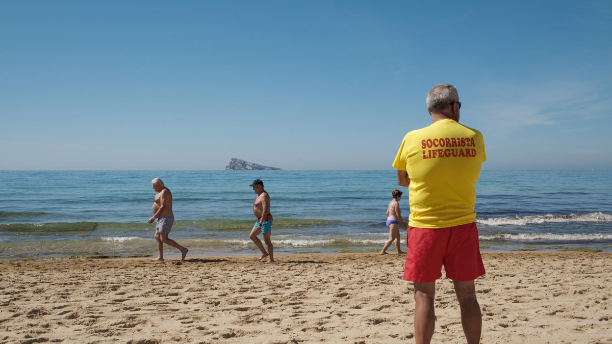 Imagen de archivo de una playa de Benidorm. EFE/Pablo Miranzo