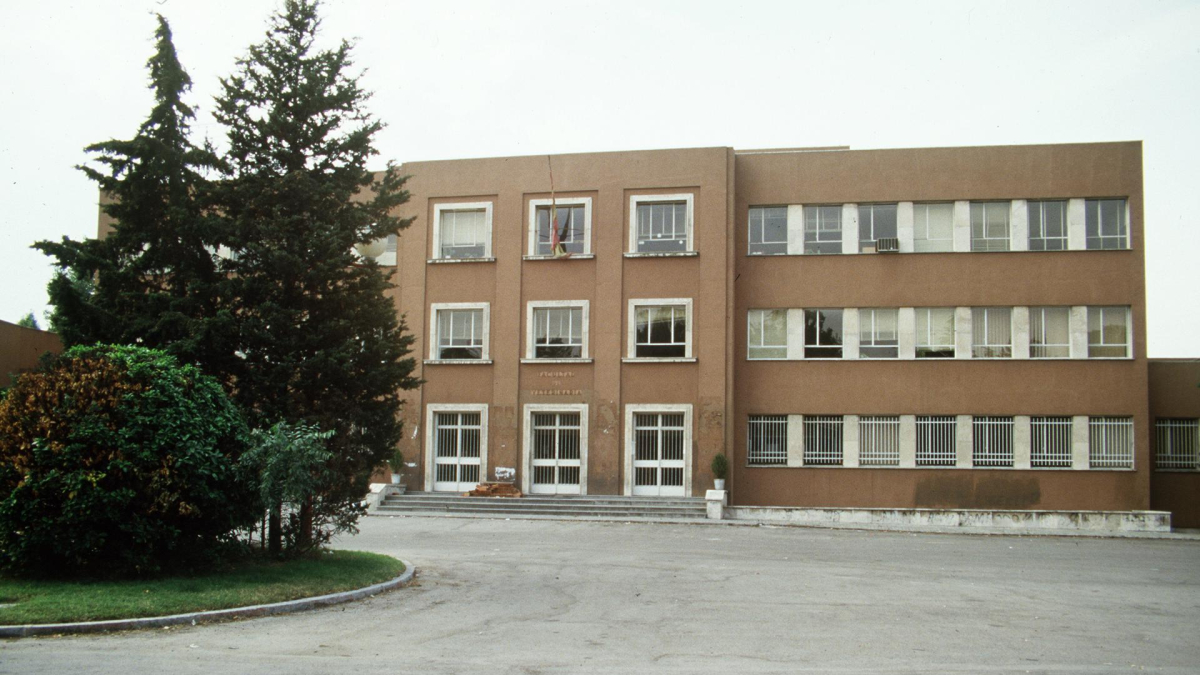 Imagen de archivo del edificio de la Facultad de Veterinaria de la Universidad Complutense de Madrid (UCM). EFE