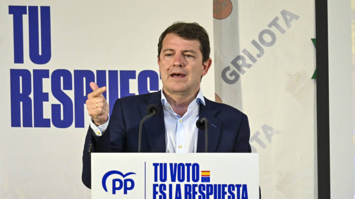 Alfonso Fernández Mañueco en un acto de campaña.