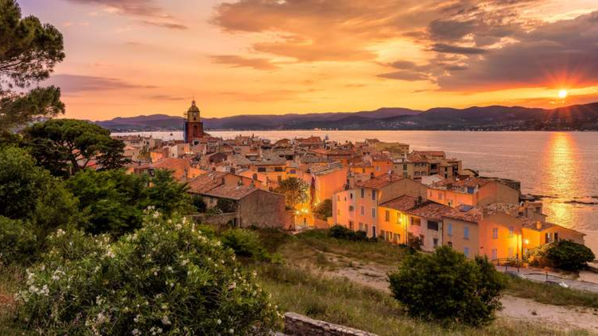 En ‘The Man’, la artista menciona St Tropez en la costa azul. CIVITATIS