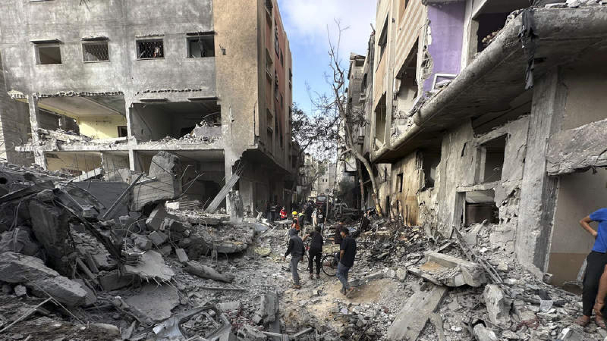Una zona destruida tras una operación militar de Israel en el campo de Nuseirat en Gaza.  STR