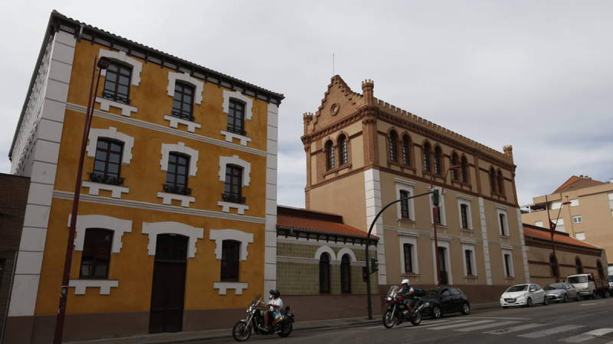 El conjunto mira a la avenida de Párroco Pablo Díez.  RAMIRO