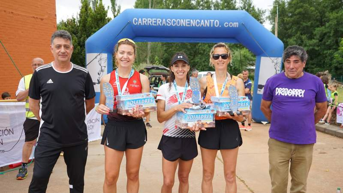 Podio femenino de la Carrera de Brazuelo.  MÓNICA PÉREZ