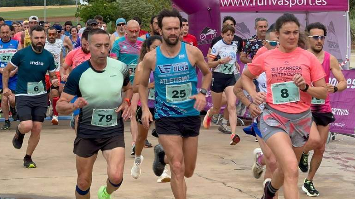 Primeros metros de la Peregrino Entrecepas celebrada en las Bodegas Gordonzello. DL