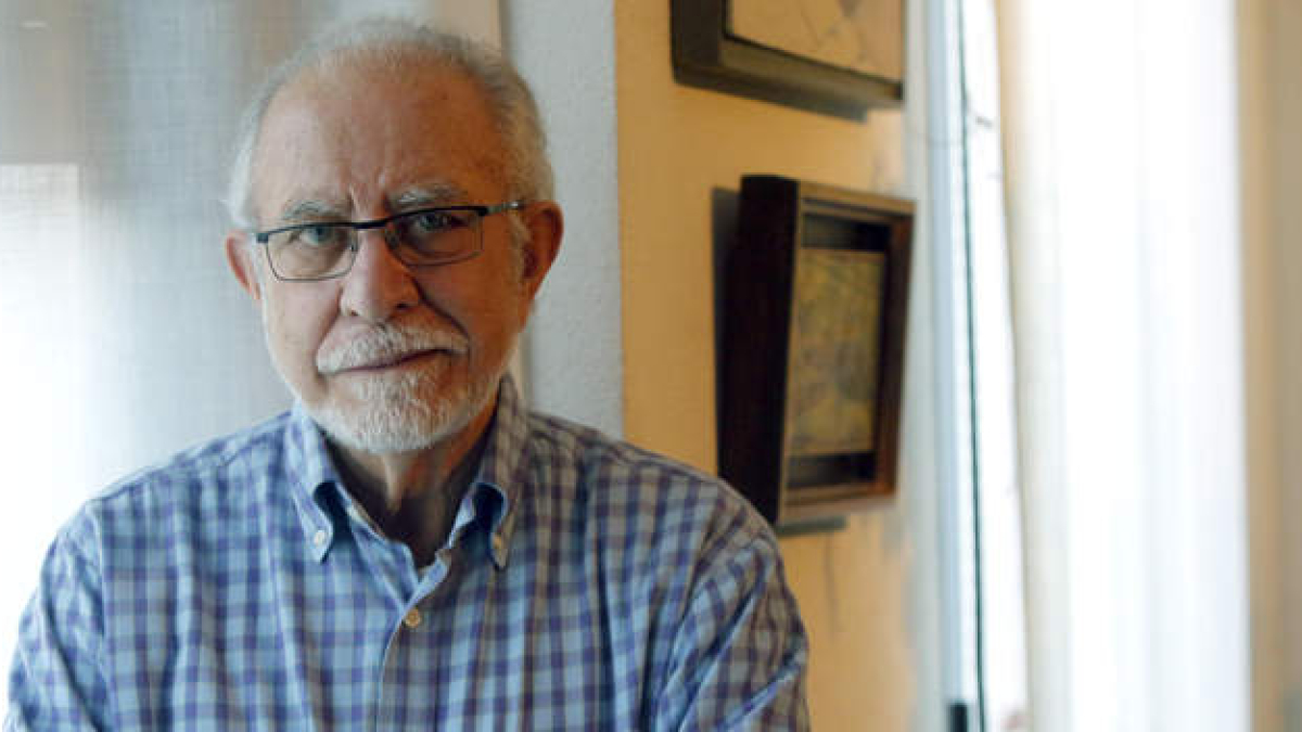 Foto de archivo del escritor y académico leonés José María Merino.  BENITO ORDÓÑEZ