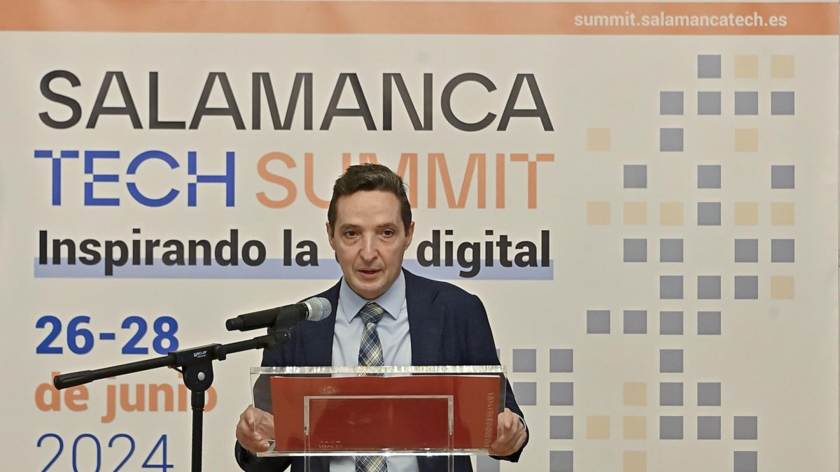 El rector de la Universidad de Salamanca, Juan Manuel Corchado, en una imagen de archivo. EFE/ J. M. García