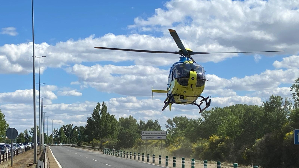 Un momento de la intervención de los servicios de emergencias.