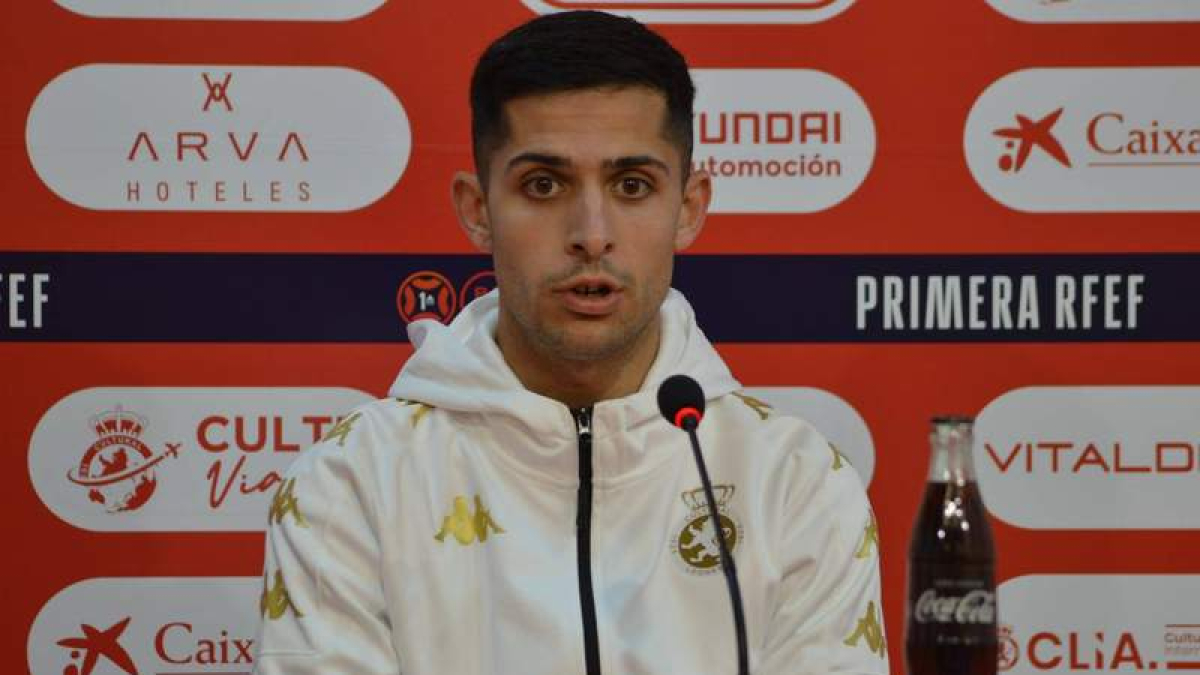 Javier Fernández ‘Bicho’ seguirá en la Cultural tras firmar una temporada más y otra opcional. DL