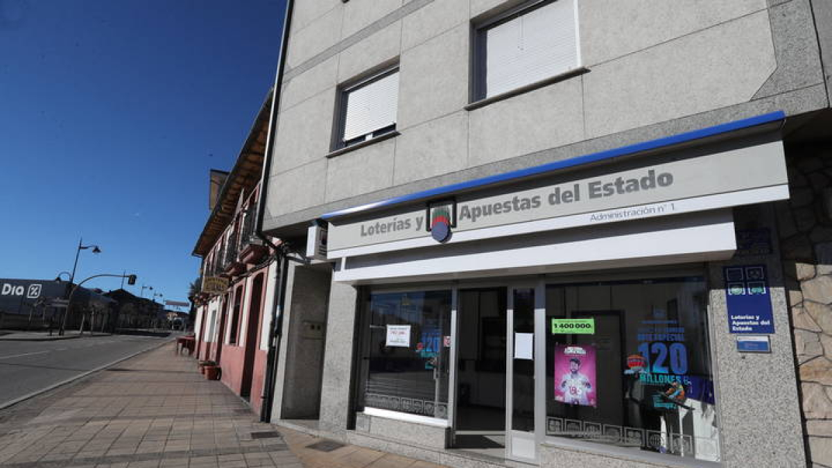 Administración de lotería de Toreno que ha vendido el primer premio.