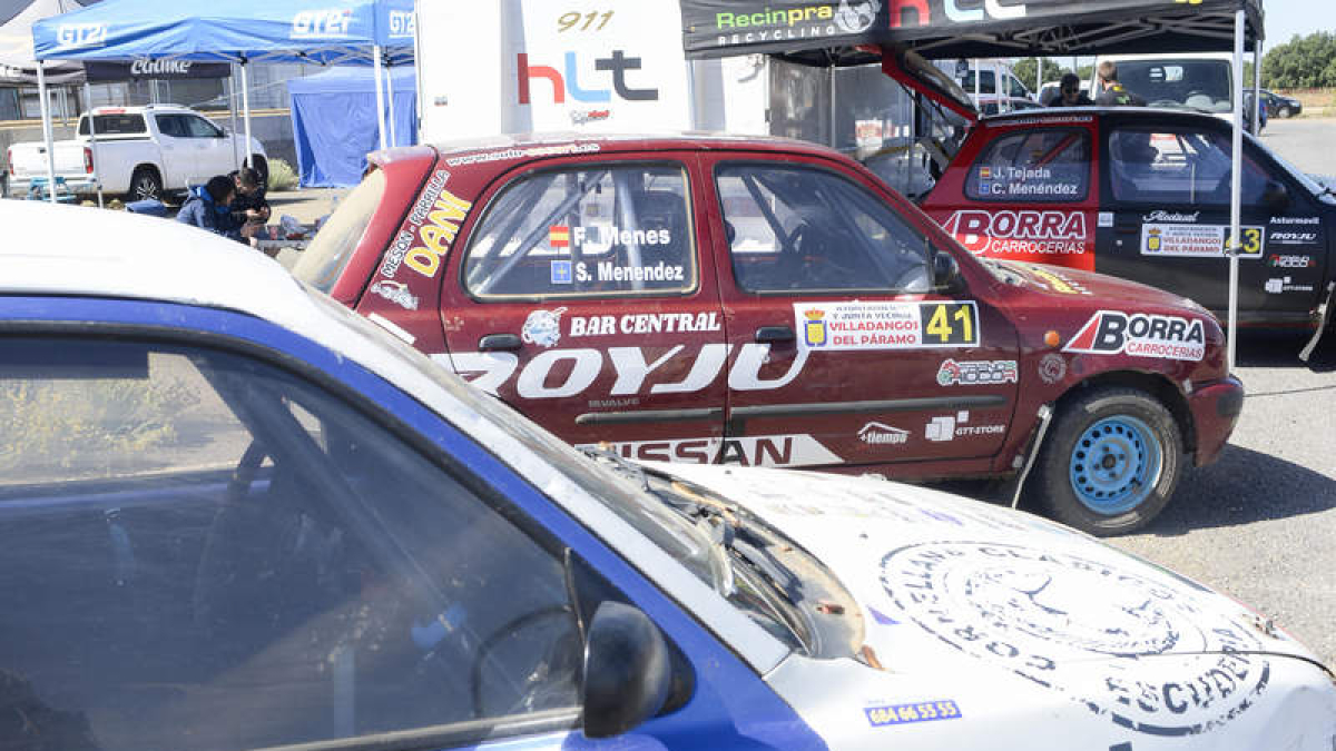El Rallysprint de Villadangos reunió a 47 vehículos.  MARÍA FUENTES