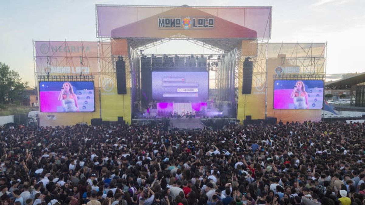 Ana Mena fue el principal reclamo de un festival que reunió a 17.000 almas en León con una propuesta fiestera de música actual