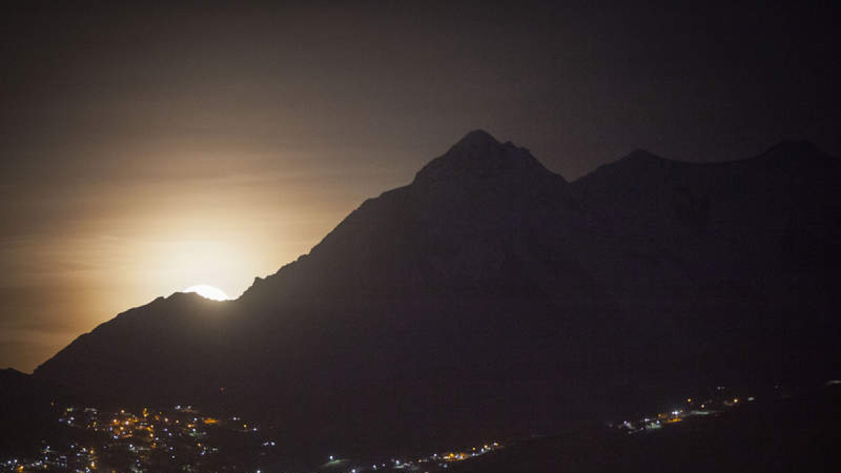 Puesta de sol en una noche de verano.