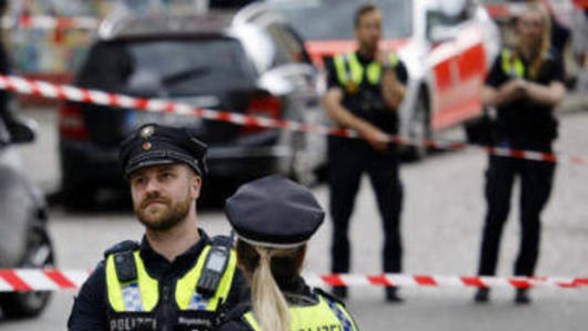 La Policía abate a un hombre. DL