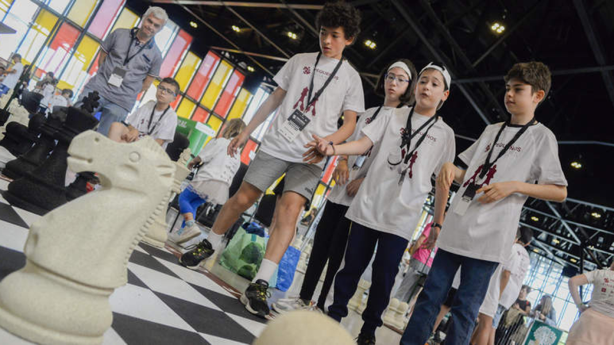 Los escolares fueron los protagonistas en el Palacio de Congresos y Exposiciones de León. MARÍA FUENTES