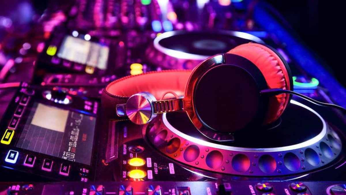 ‘Ligth Session’ con DJs en Espacio Vías el sábado. DL