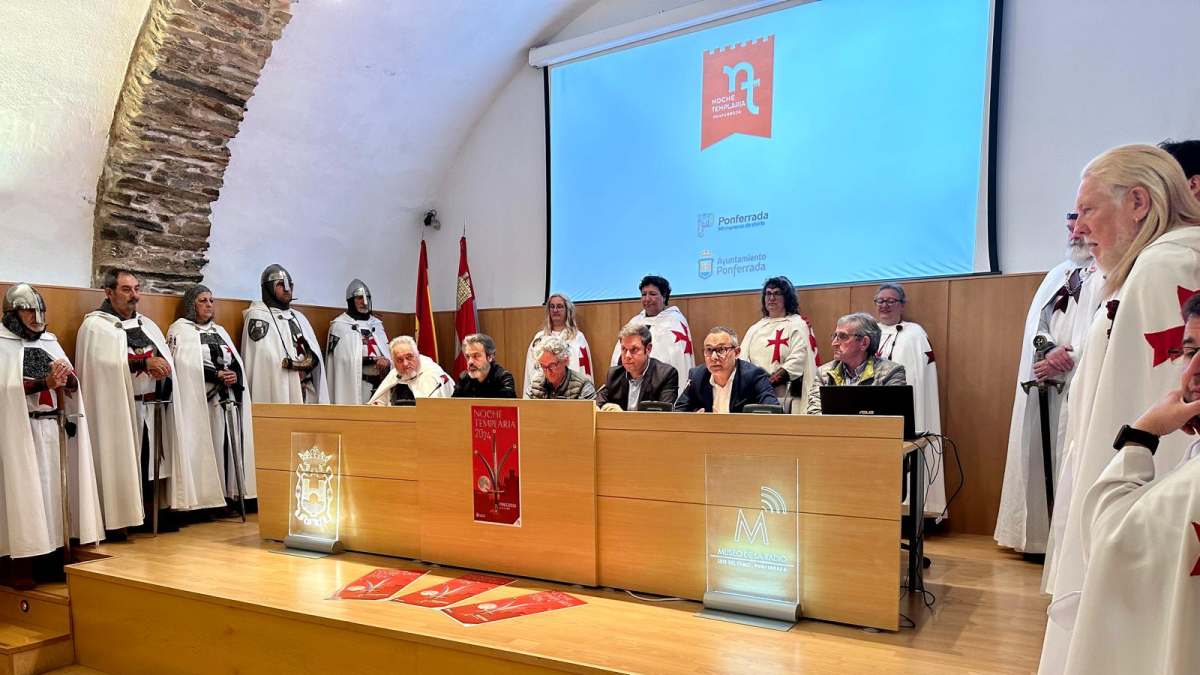 Presentación del programa de la Noche Templaria 2024 en el Museo de la Radio de Ponferrada.