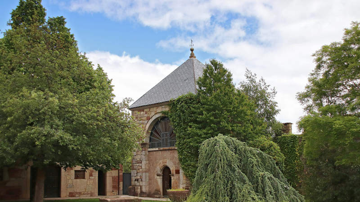 Rincón del palacio de los Quiñones de Riolago de Babia, casa del Parque Natural de Babia y Luna.  DL