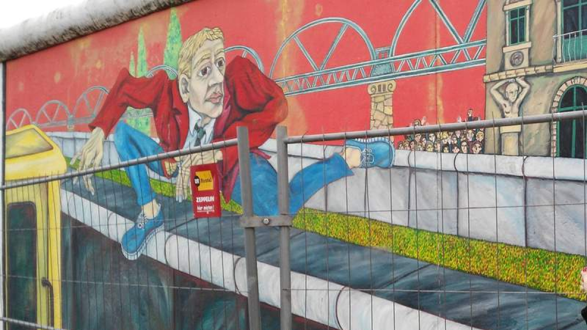 Berlín, el muro derribado.  R. G.—QUEVEDO