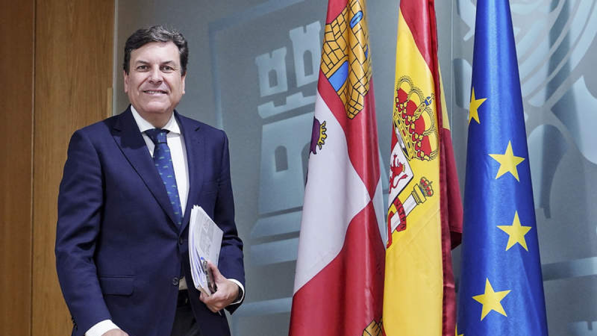 El consejero de Economía y Hacienda de la Junta, Carlos Fernández Carriedo, en una imagen de archivo. NACHO GALLEGO