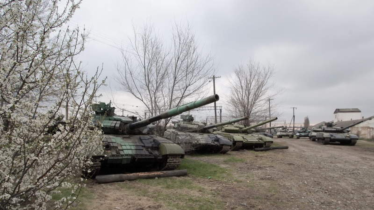 Tanques ucranianos en algún lugar del país. ARTUR SHVARTS
