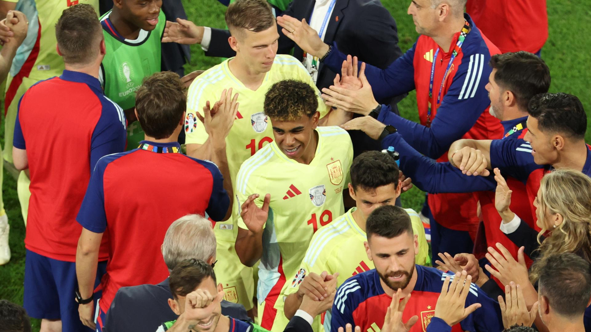 Los jugadores de España celebran una de las victorias en la fase de grupos. EFE/EPA/GEORGI LICOVSKI