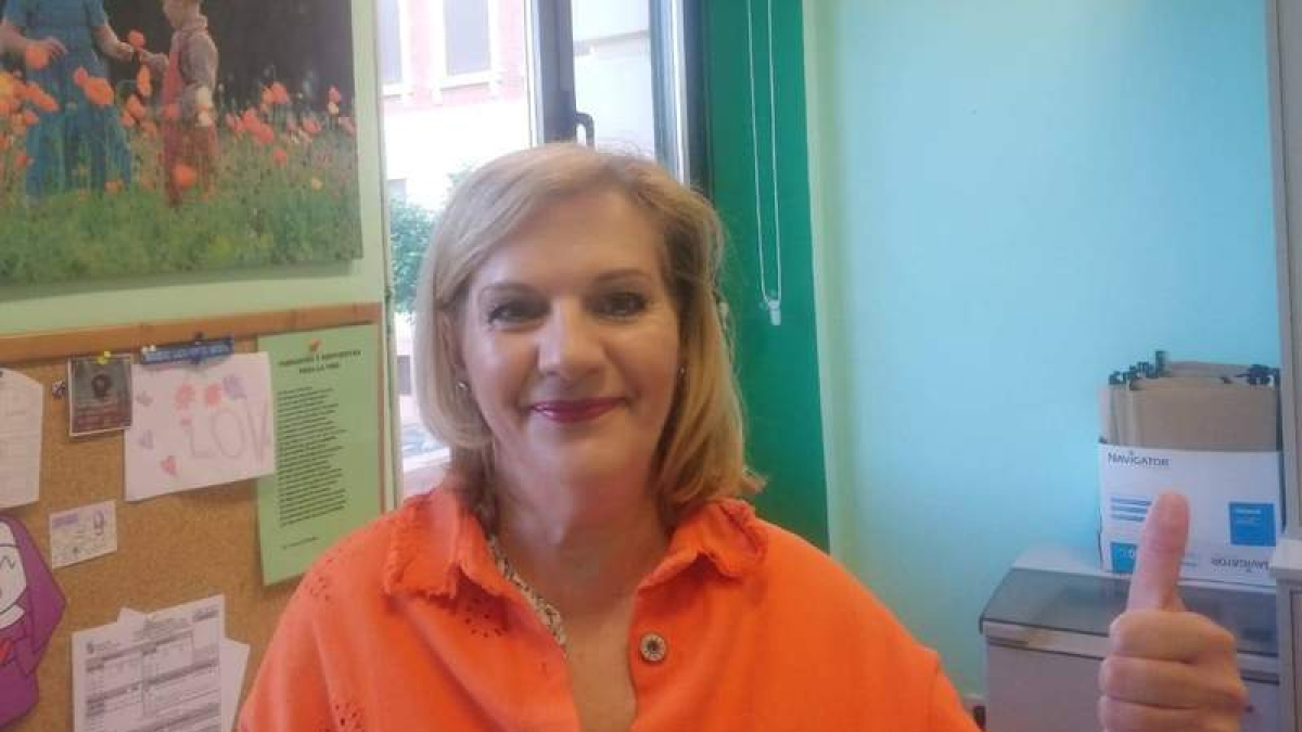 Magdalena Alonso Clemente, la ‘súper’ secretaria del colegio La Asunción, se jubila después de 47 años. DL