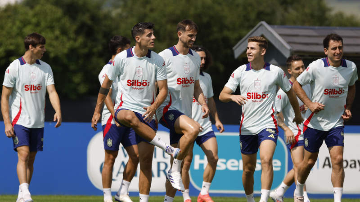 La selección española prepara a conciencia su duelo de octavos de final de la Eurocopa, que le medirá a Georgia este domingo. J. J. GUILLÉN