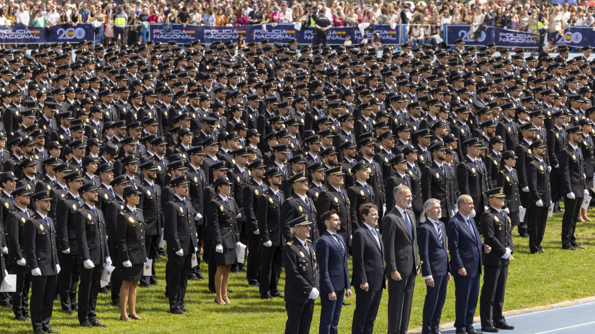 Felipe VI preside el acto de jura de la XXXVIII promoción de la Escala Básica de la Policía Nacional.