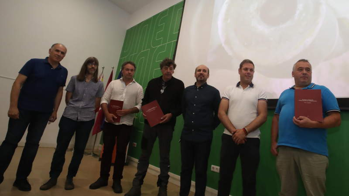 Acto de entrega, celebrado este lunes en la Uned.  ANA F. BARREDO