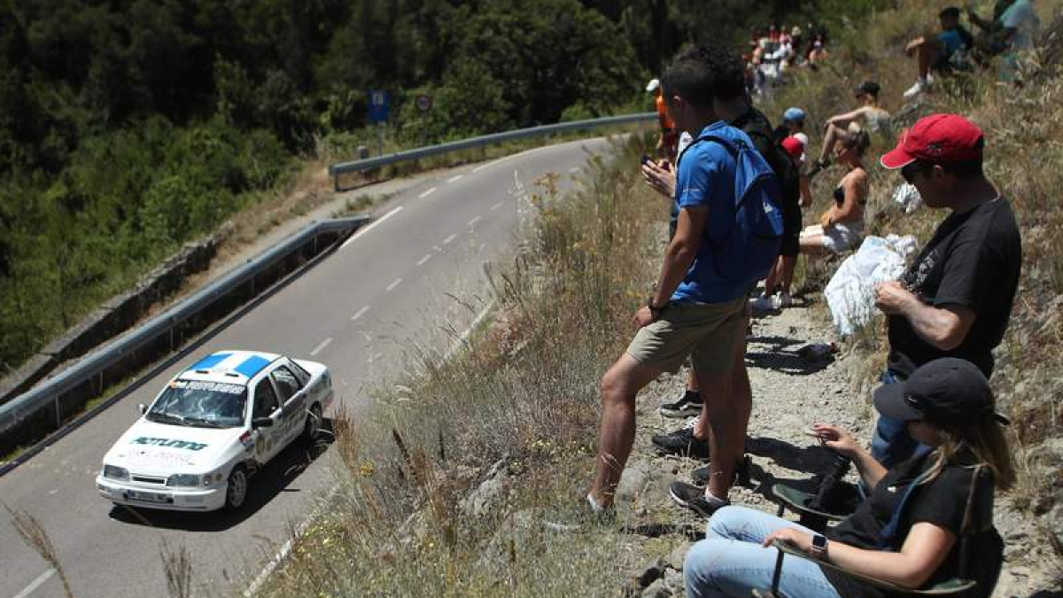 La Subida a Riego de Ambrós contó con una destacada nómina de participantes y gran número de espectadores en su trayecto. L. DE LA MATA