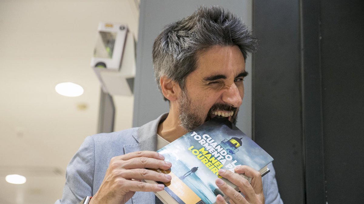 El escritor Manel Loureiro, ganador del Premio Fernando Lara 2024 por su novela 'Cuando la tormenta pase', ha asegurado que 