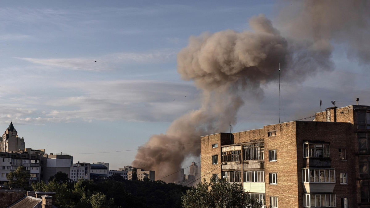 Imagen de un ataque ruso en Kiev el 26/06/2022. EFE/EPA/ROMAN PILIPEY