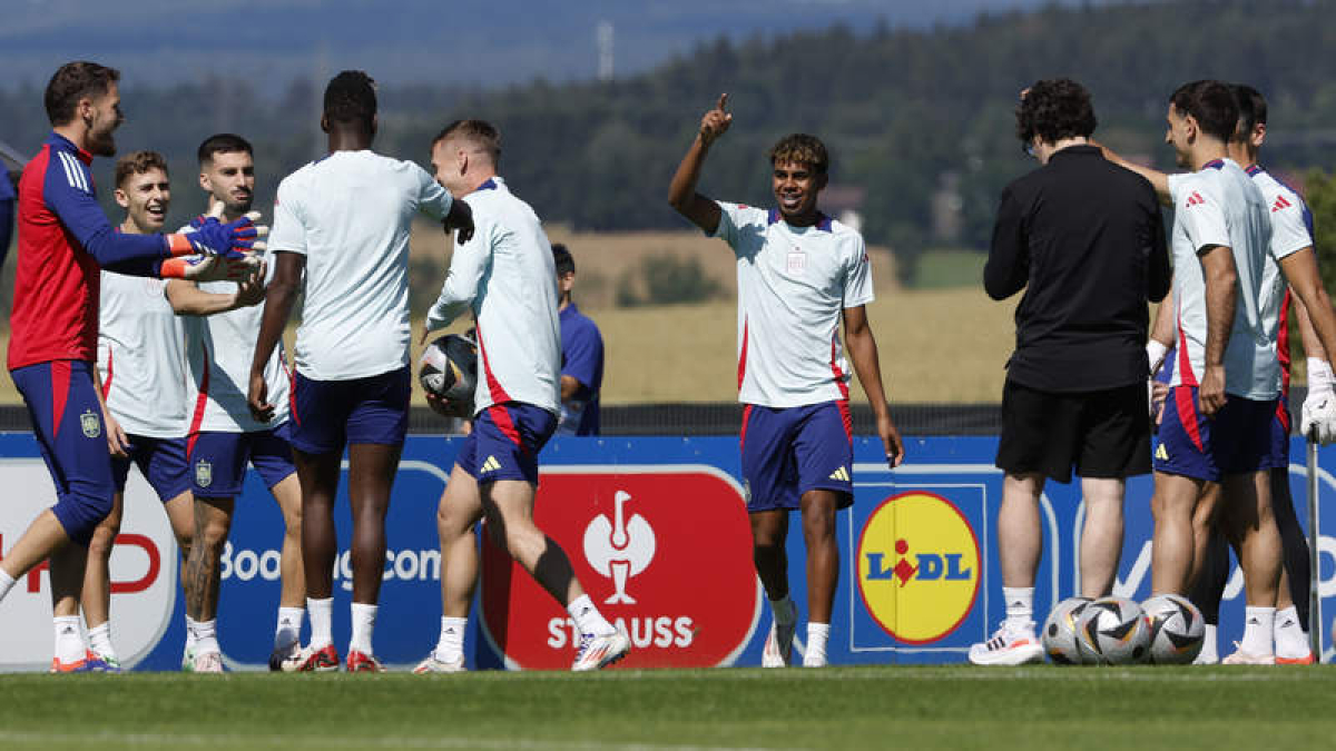 España se ejercitó ayer enla última sesión previa a una semifinal en la que tratará de noquear a todo un ogro como Francia. J.J. GUILLÉN