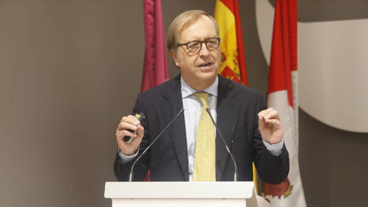 El director general de Turismo, Ángel González Pieras, en su intervención de este martes en el Congreso de Turismo de Diario de León.