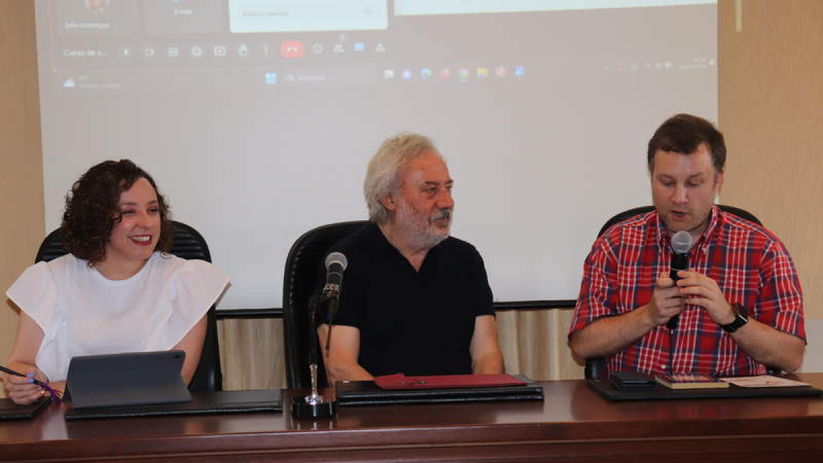 Ana Cristina Rodríguez, Julio Llamazares y Javier Revilla. CAMPOS