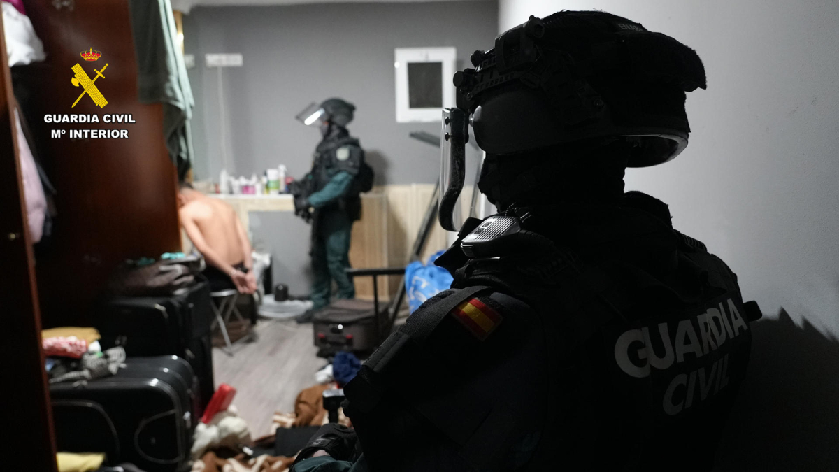 Imagen facilitada de la operación Brigantes contra un grupo criminal especializado en robos en viviendas con extrema violencia sobre sus moradores. EFE/ Guardia Civil