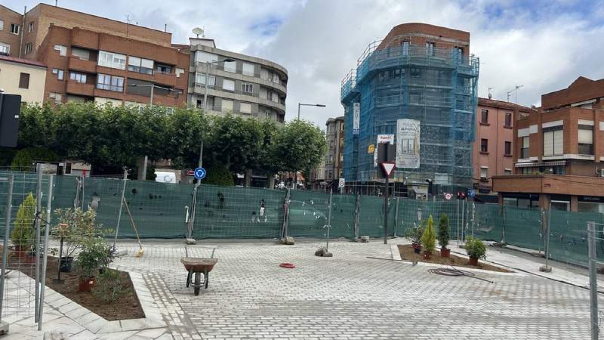 Estado que presentan las obras de la nueva peatonalización de la calle Carreras con Era del Moro