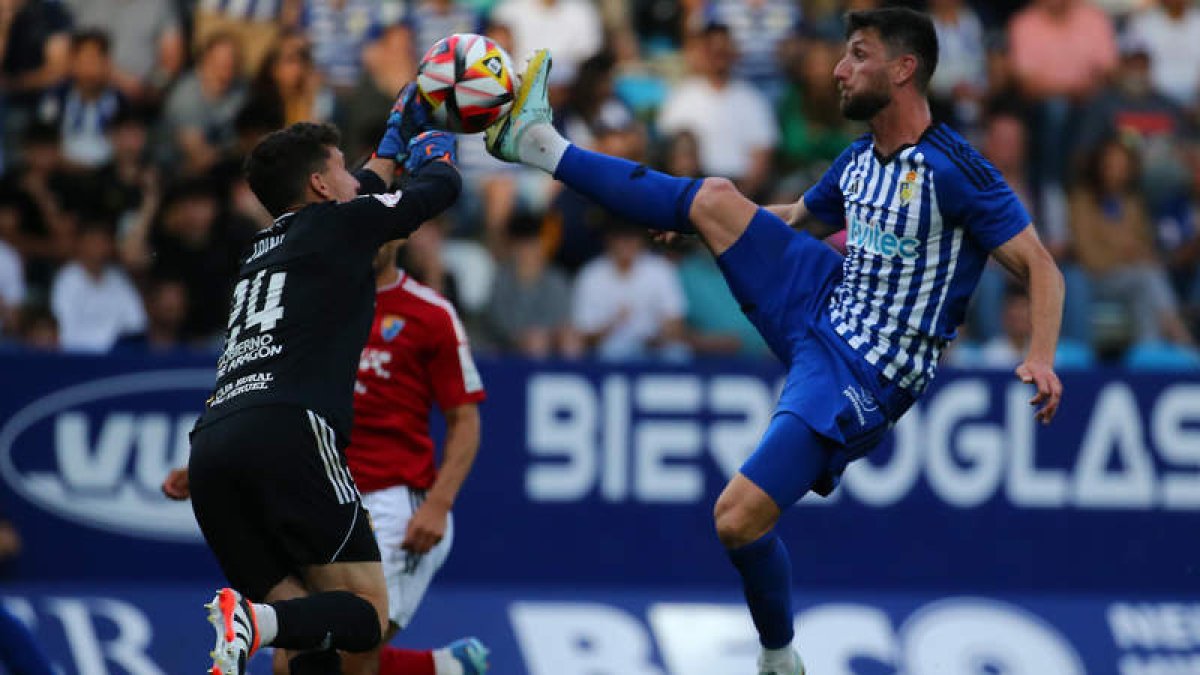 Borja Valle será uno de los referentes ofensivos del conjunto blanquiazul en esta temporada.  DE LA MATA