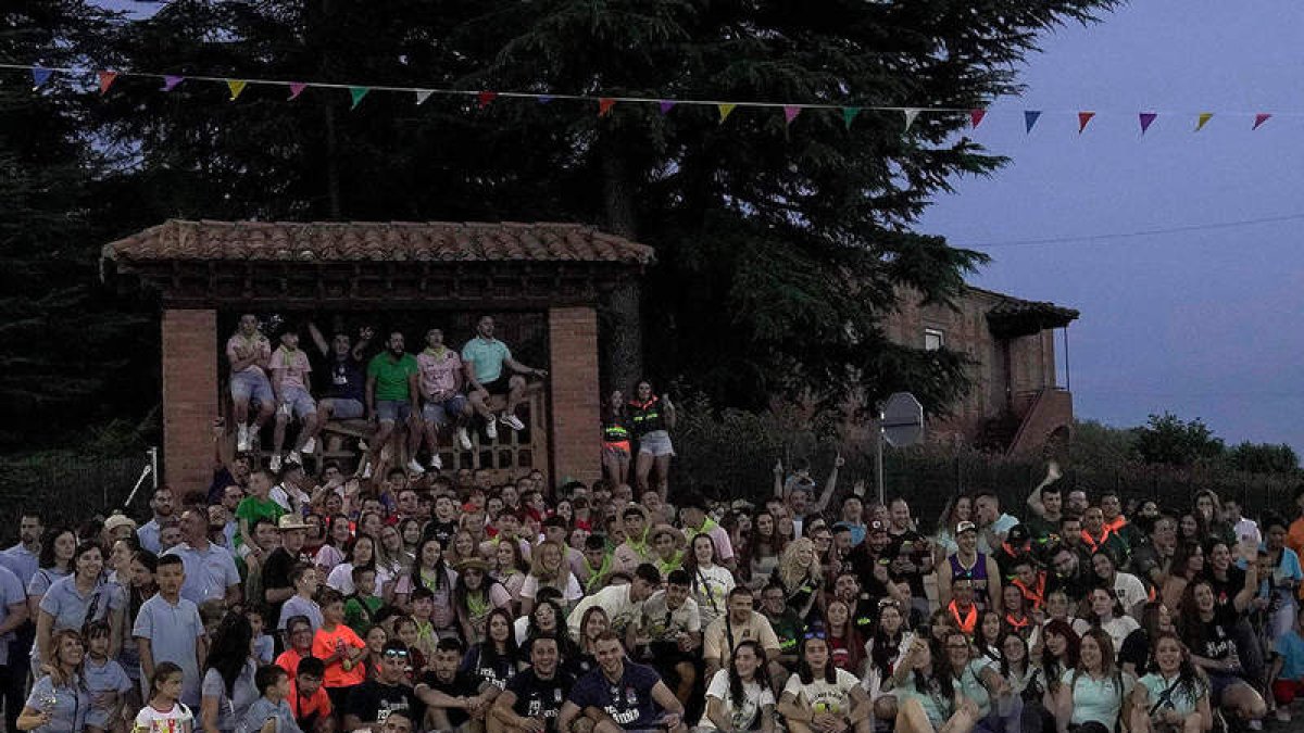 Todas las peñas de Santa Marina del Rey. DL