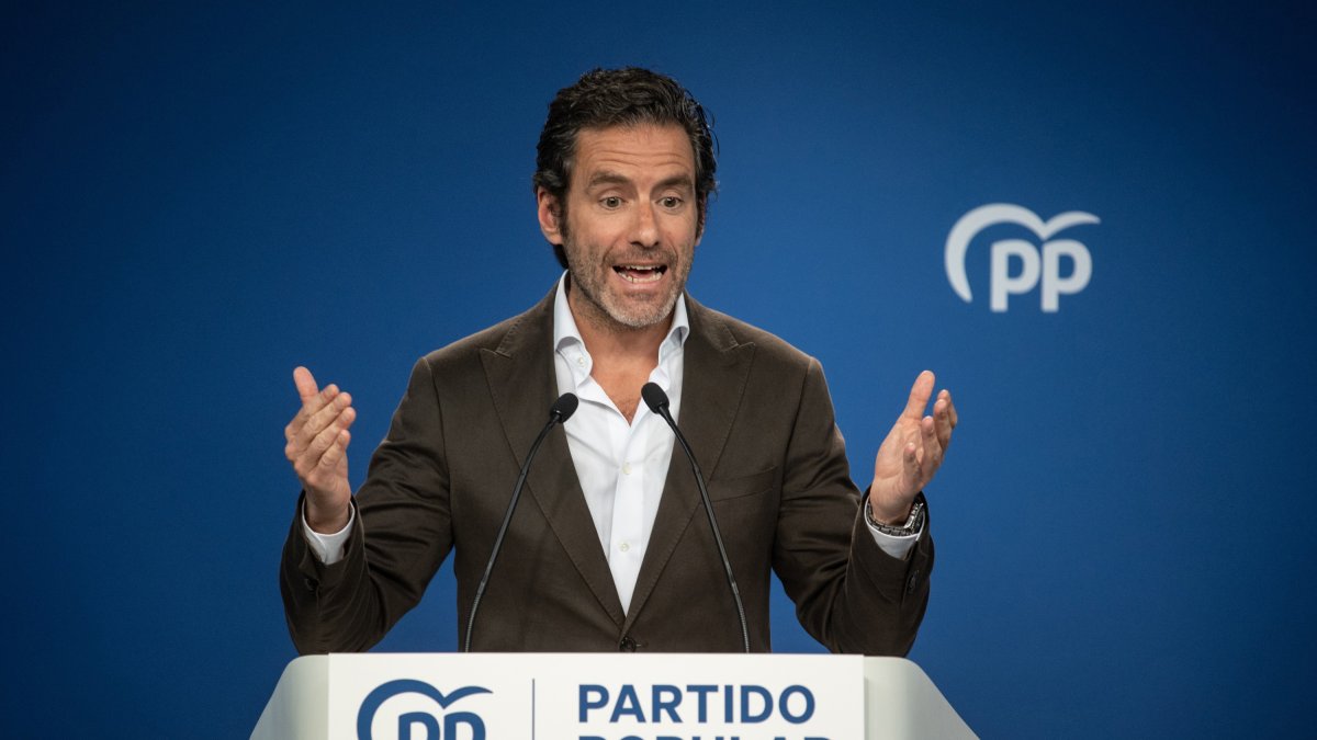 El portavoz del PP, Borja Sémper, durante una rueda de prensa posterior a la reunión del Comité de Dirección del PP, en la sede del PP, a 9 de julio de 2024, en Madrid (España).