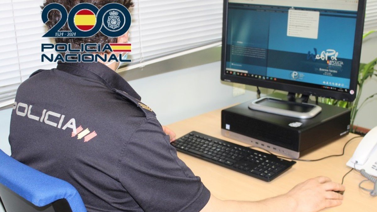 Agente de la Policía Nacional.