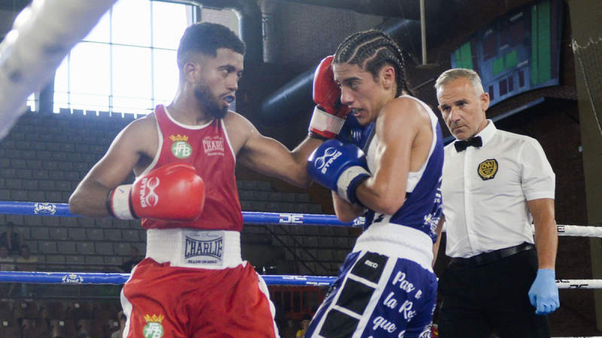 Primeros combates del Campeonato de España en el Palacio de los Deportes. MARÍA FUENTES