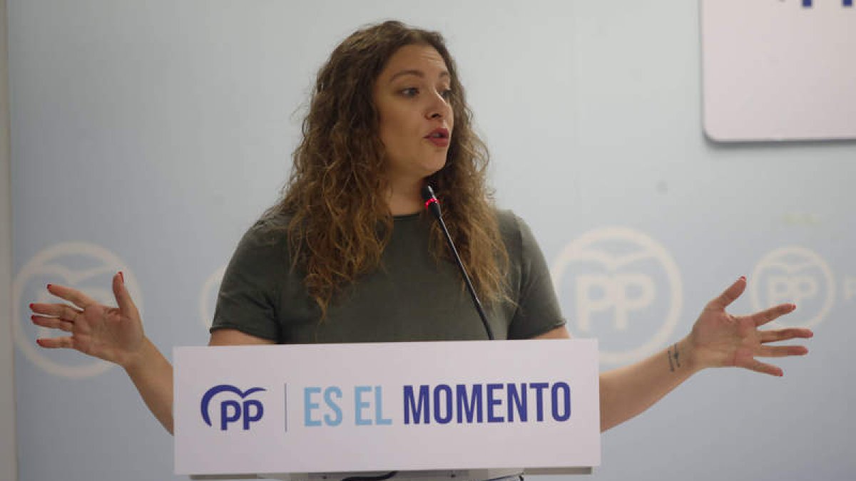 Ester Muñoz.  RAMIRO