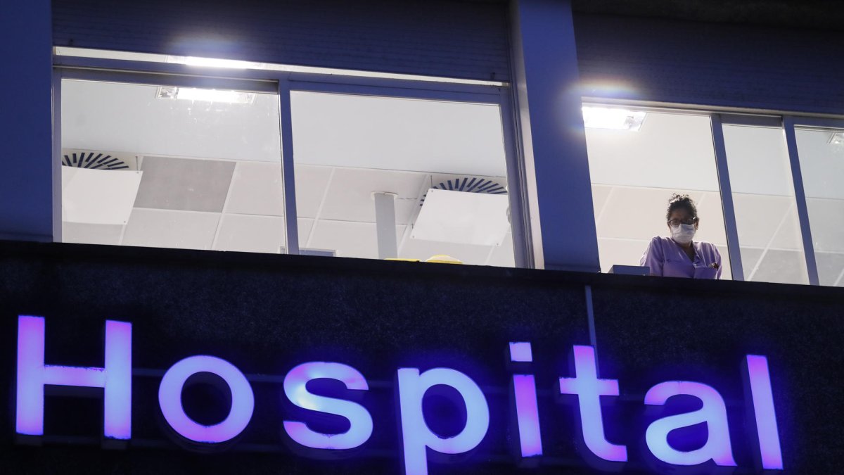 Foto de archivo de un hospital del servicio sanitario público.EFE/Juan Herrero.