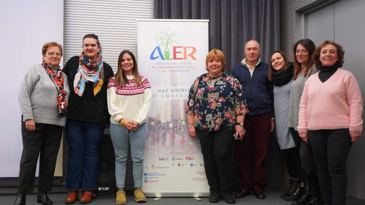 Un acto de Aler en el salón de actos del Ayuntamiento de León.  DL